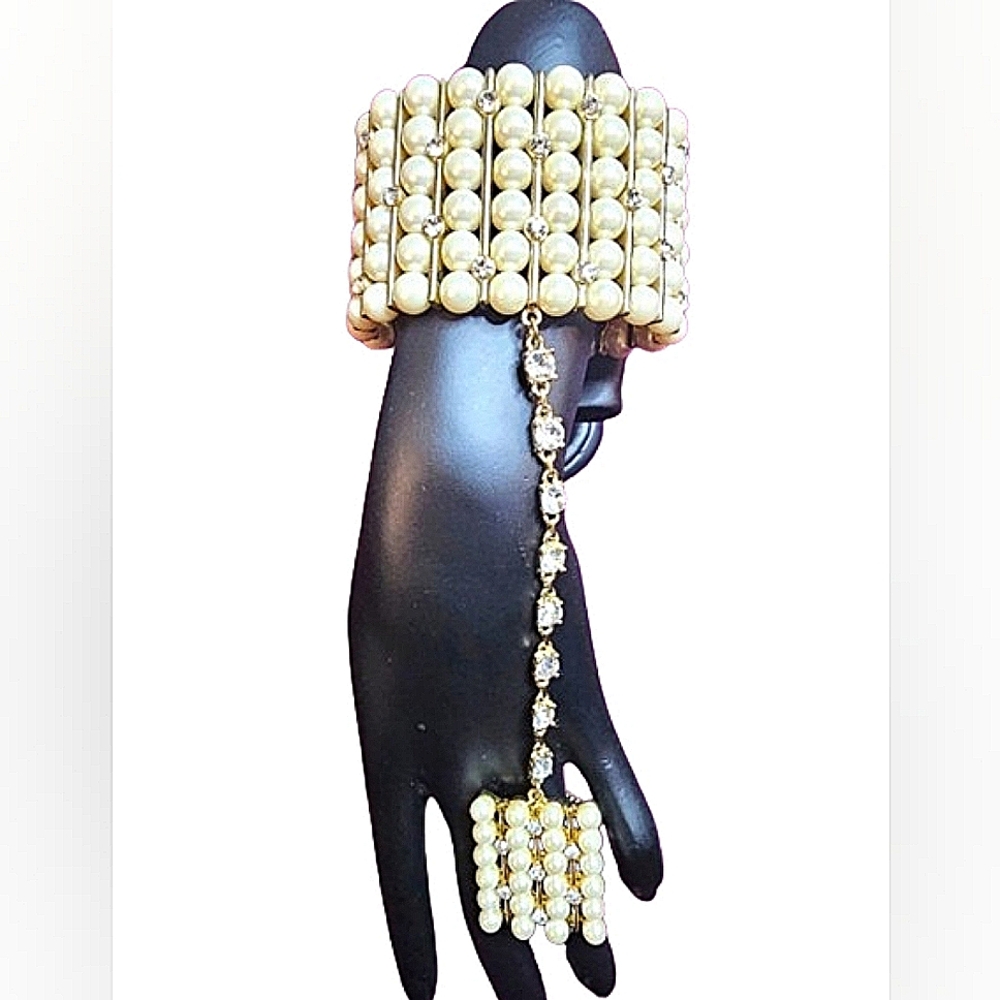 Pearl and rhinestone bracelet ring combo